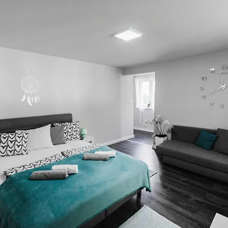 Sunny Garden Apartment Богач Экстерьер фото